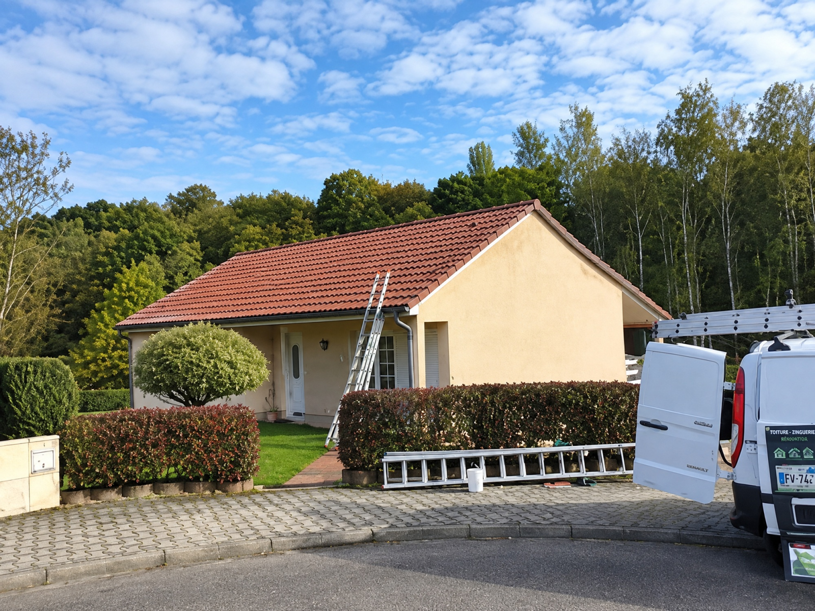Nettoyage et rénovation de façade de maison à Landivisiau (29)